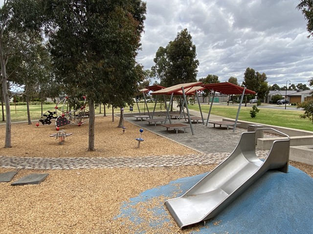 Locksley Drive Playground, Truganina