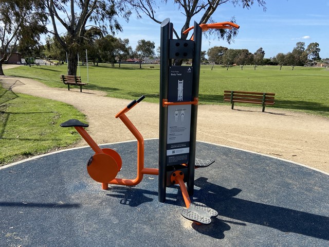 Lois Twohig Reserve Outdoor Gym Circuit (Dandenong North)