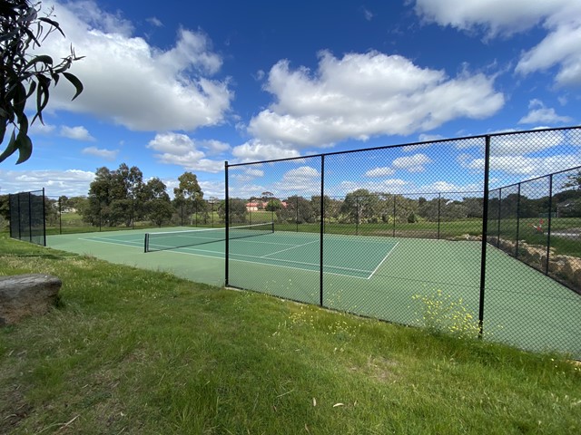 Lollipop Creek Reserve Free Public Tennis Court (Wyndham Vale)