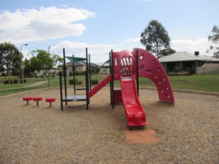 Lowanna Waters Playground, Jindabyrne Court, Kialla
