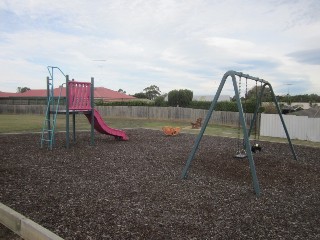 Lubeck Court Playground, Leopold