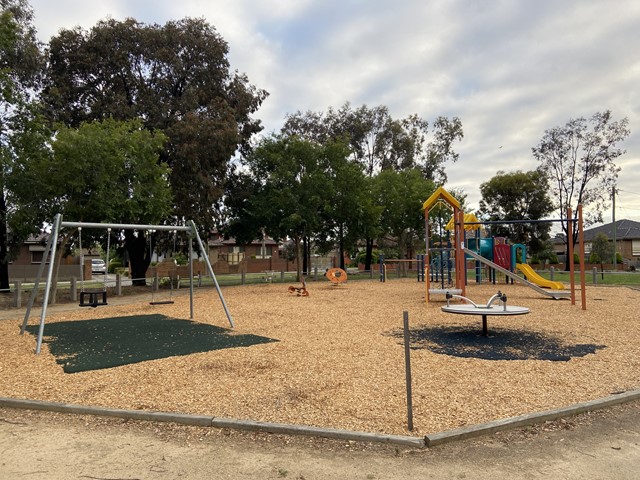 Ludeman Court Playground, Reservoir