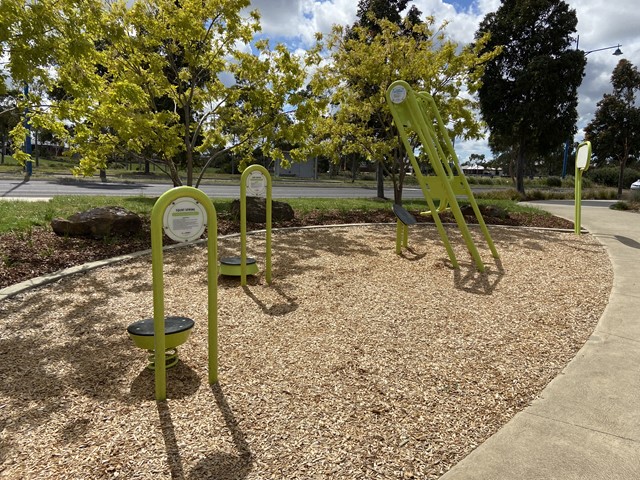 Manor Lakes Reserve Outdoor Gym (Manor Lakes)