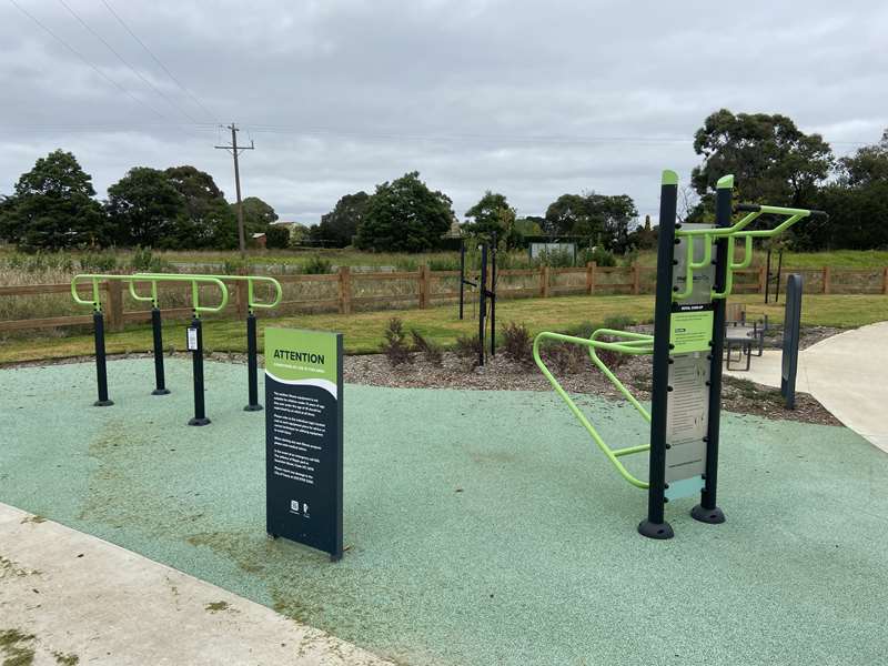 Maple Park Outdoor Gym (Clyde)