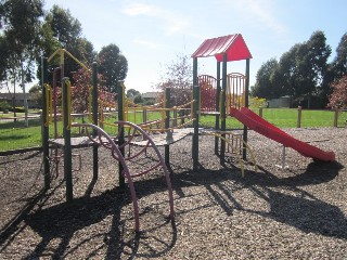 McGuigan Drive Playground, Cranbourne West