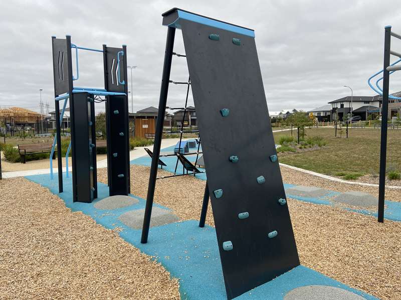 Meridian Central Reserve Ninja Warrior Course (Clyde North)