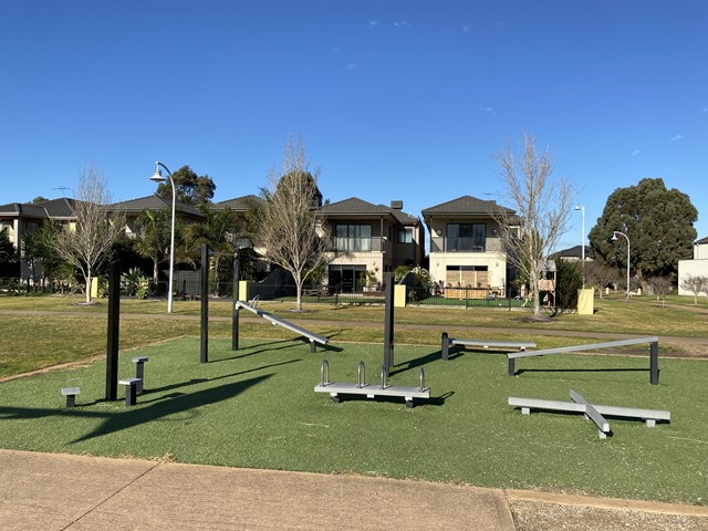 Middle Park Drive Outdoor Gym (Point Cook)