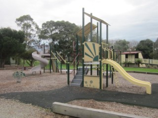 Mitchell Street Playground, Nyora