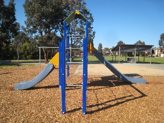 Naree Naree Park Playground, School Court, Oak Park