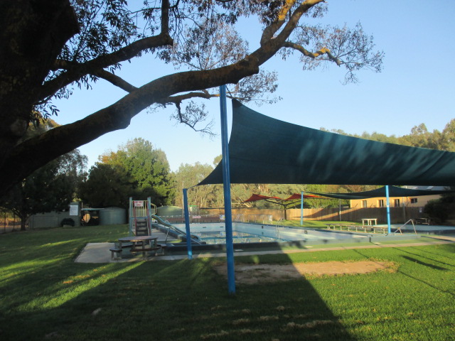 Newstead Outdoor Swimming Pool