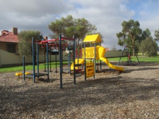Nichols Reserve Playground, Grelis Court, Red Cliffs