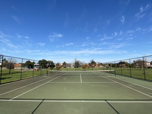 Normandy Drive Reserve Free Public Tennis Court (Greenvale)