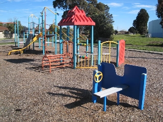 Holt Parade Playground, Bundoora