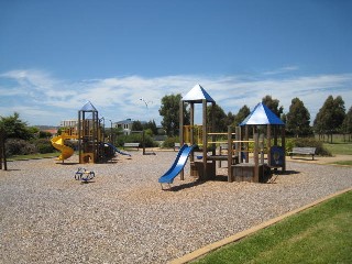 Creekwood Park Playground, Oaklands Way, Pakenham