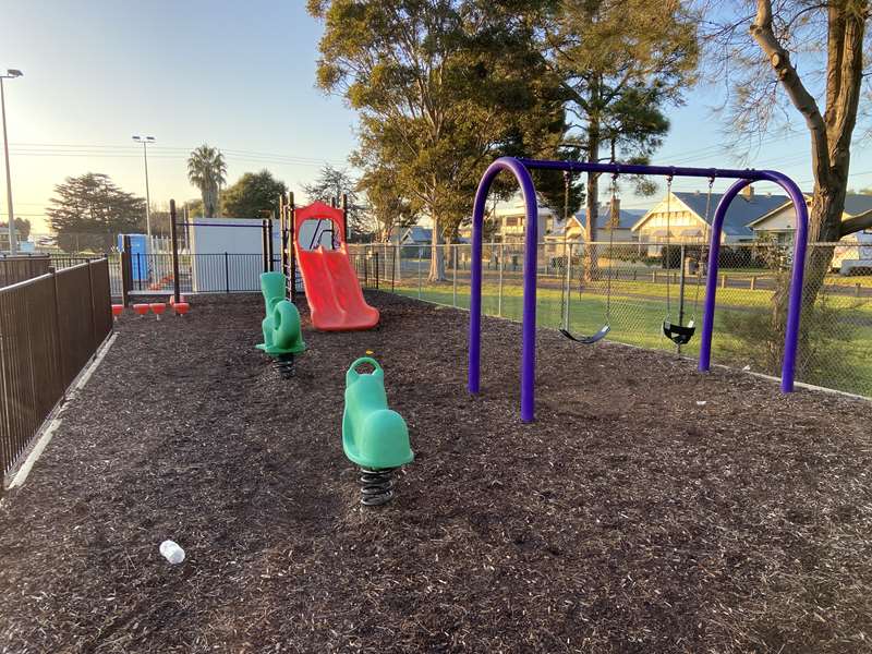 Osborne Park Playground, Swinburne Street, Geelong North
