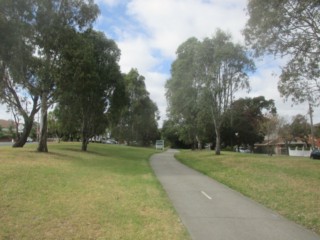 Outer Circle Linear Park - Belford Road to High Street Dog Off Leash Area (Kew East)
