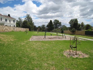 Outer Circle Linear Park Playground, Heather Grove, Kew