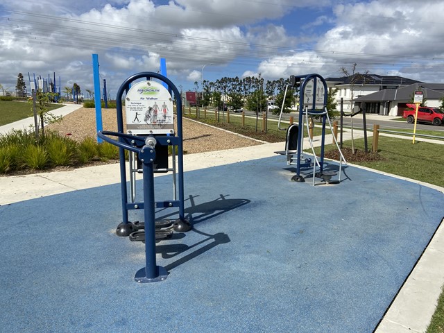 Paragon Drive Outdoor Gym (Clyde North)
