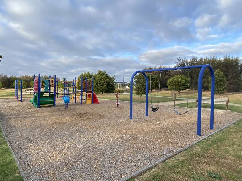 Parkview Terrace Playground, Ridddells Creek