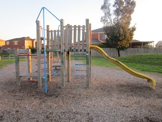 Pembroke Crescent Playground, Craigieburn