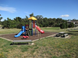 Pinewood Drive Playground, Ballarat North