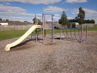 Pinnock Avenue Playground, Roxburgh Park