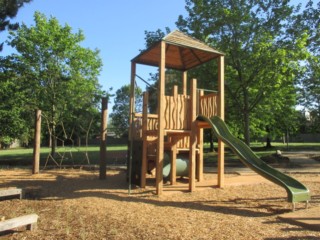 Pippin Court Playground, The Basin