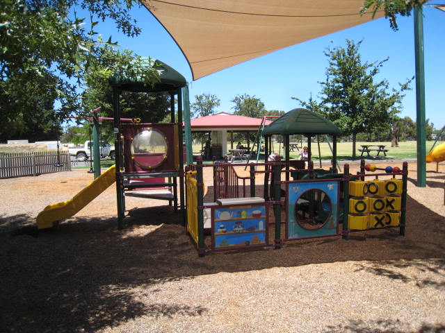 Princes Highway Playground, Rosedale