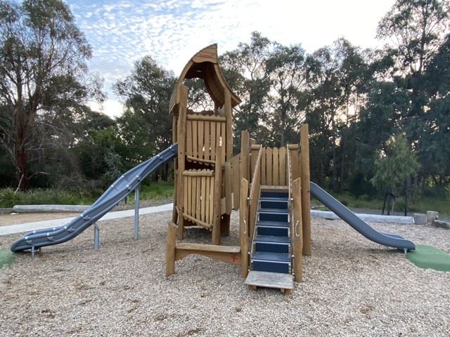 R.D. Egan Lee Reserve Playground, Wallace Road, Knoxfield