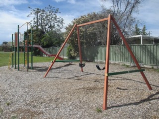 Somerville Street Playground, Flora Hill