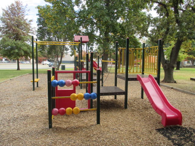 Robert Mactier VC Memorial Gardens Playground, Hogan Street, Tatura