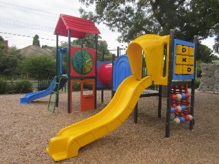 Schoolhall Street Playground, Oakleigh