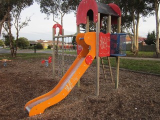 Simmonds Place Playground, Roxburgh Park