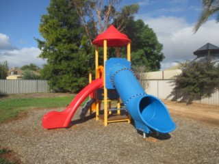 Simon Court Playground, Red Cliffs