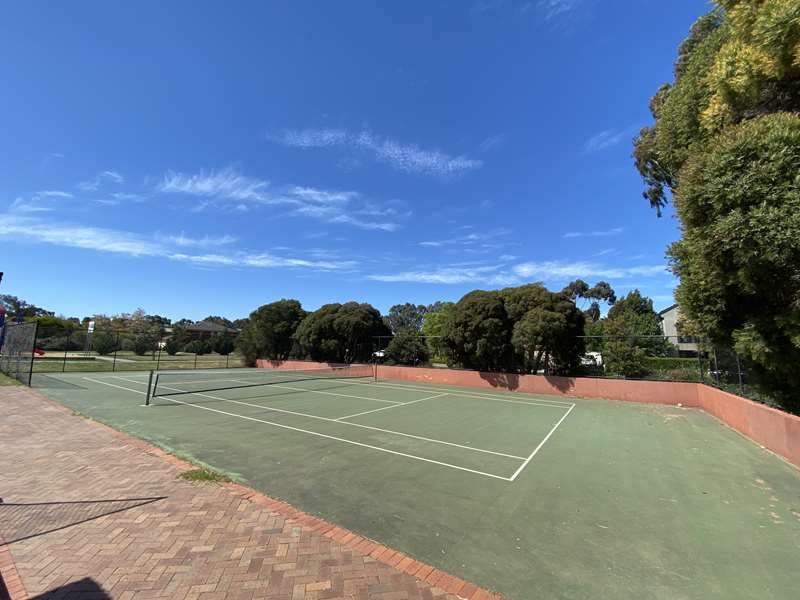 Springlake Village Park Free Public Tennis Court (Caroline Springs)