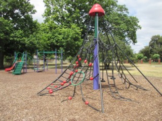 St Cedars Grove Playground, Lake Gardens
