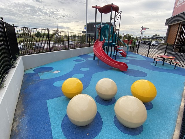 Strathlea Drive Shopping Area Playground, Strathlea Drive, Cranbourne West