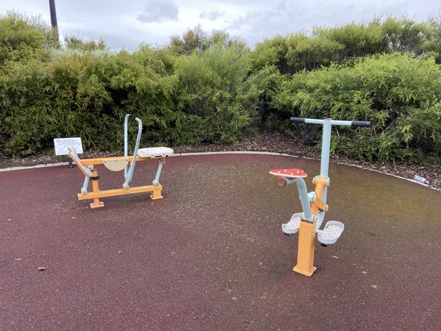 The Rushes Outdoor Gym (Tarneit)