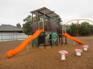 Tooleys Park Playground, Magnolia Crescent, Wodonga
