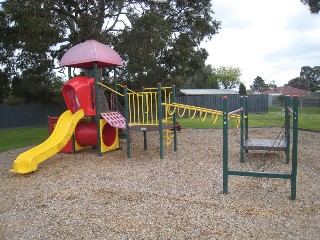 Warraweena Drive Playground, Clayton South