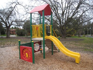 Wellington Park Drive Playground, Warranwood