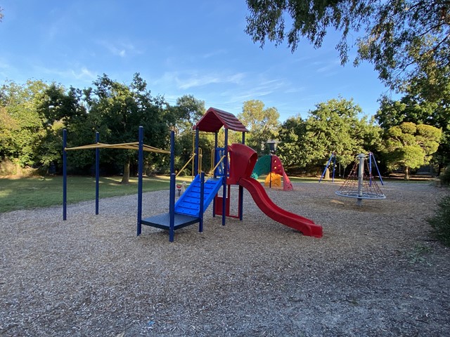 Windsor Park Playground, Windsor Crescent, Mont Albert