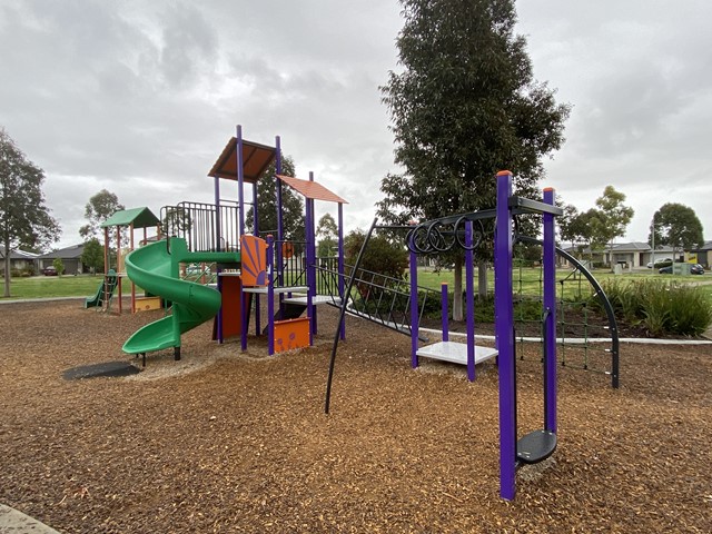 Yanga Avenue Playground, Tarneit