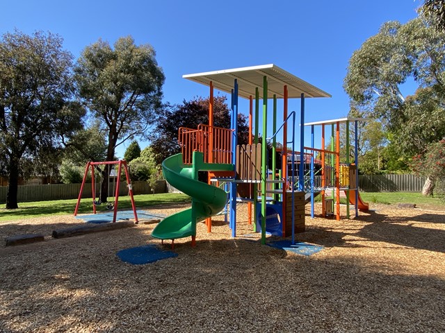 Ainsdale Avenue Playground, Wantirna