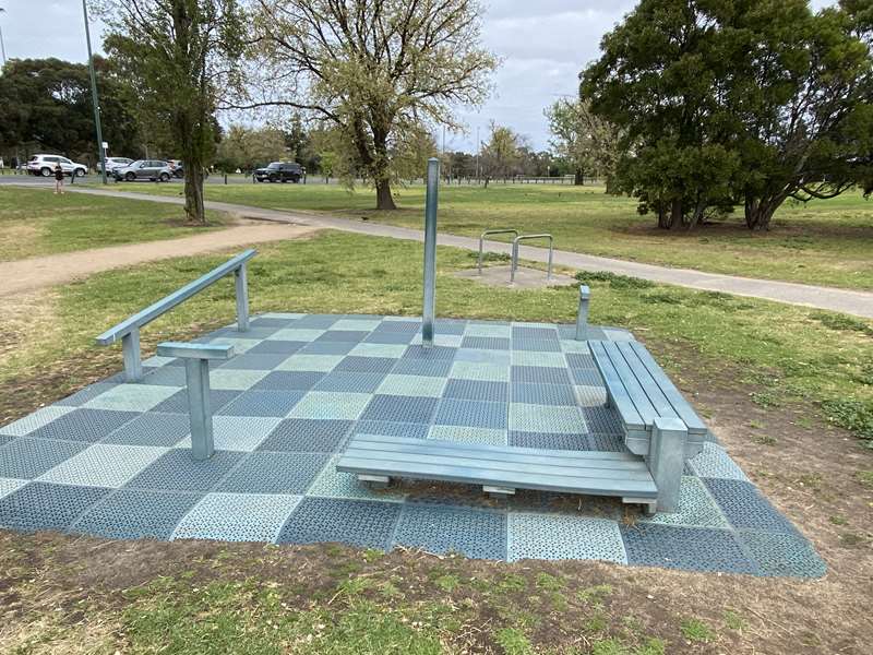 Albert Park Reserve Outdoor Gym Lake Circuit (Albert Park)