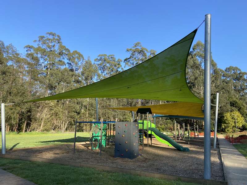 Alma Treloar Reserve Playground, Pakenham Road, Cockatoo