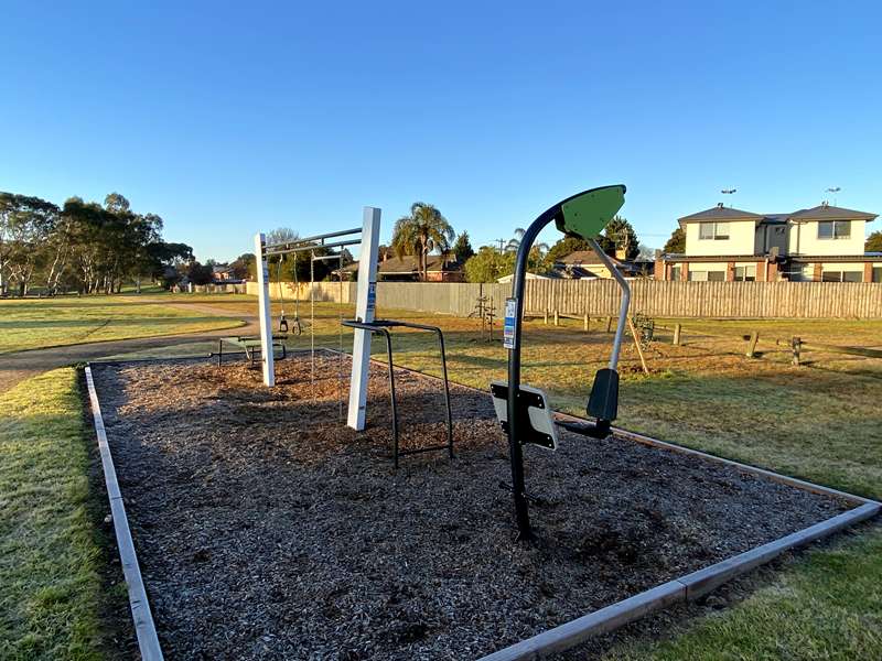 Arch Gibson Reserve Outdoor Gym (Kingsbury)