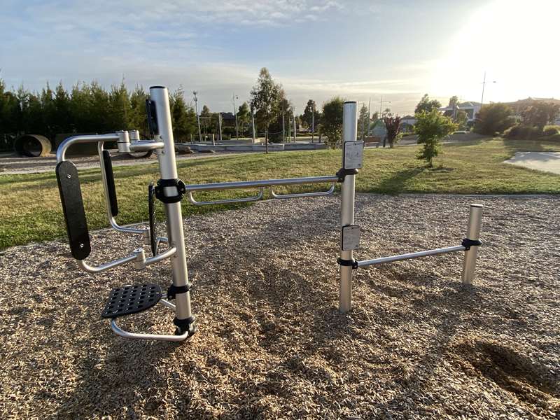 Arena Recreation Reserve Outdoor Gym (Roxburgh Park)