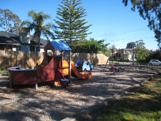 Ashmole Reserve Playground, Hawkins Avenue, Mont Albert North