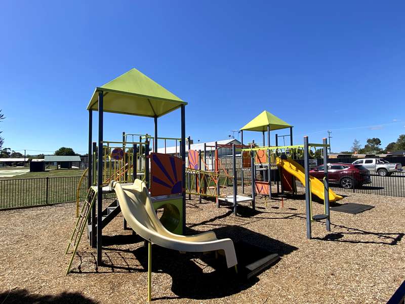 Ballan Recreational Reserve Playground, Cowie Street, Ballan